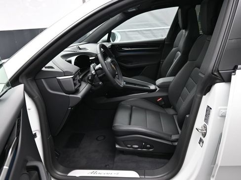 New 2026 Porsche Macan 4 Electric AWD/4WD image 5
