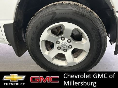 Used 2019 RAM 1500 Tradesman w/ SXT Appearance Group image 12