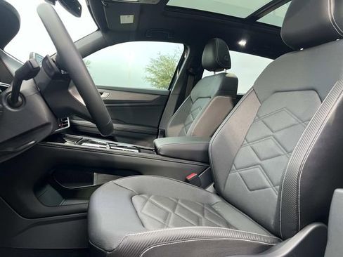 New 2026 Volkswagen Atlas Cross Sport SE FWD image 11
