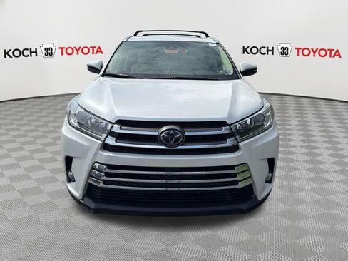 Used 2018 Toyota Highlander Limited image 2