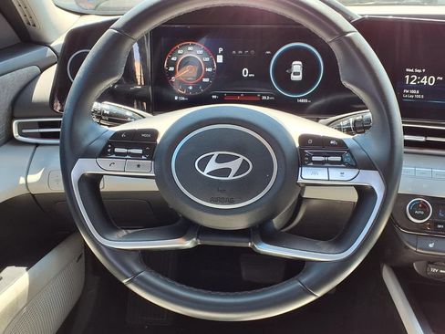 Used 2025 Hyundai Elantra Limited FWD image 20