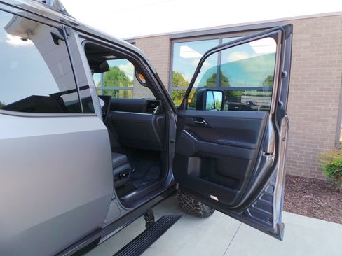 Used 2025 Lexus GX 550 w/ Cold Area Package AWD/4WD image 43