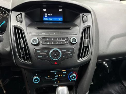 Used 2016 Ford Focus SE FWD image 15