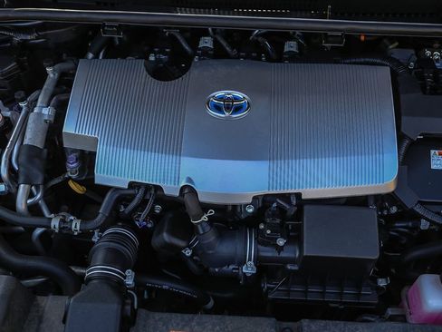 Used 2021 Toyota Prius Prime XLE FWD image 31