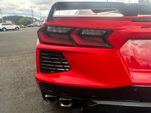 Used 2022 Chevrolet Corvette Stingray Convertible w/ Z51 Performance Package RWD image 8