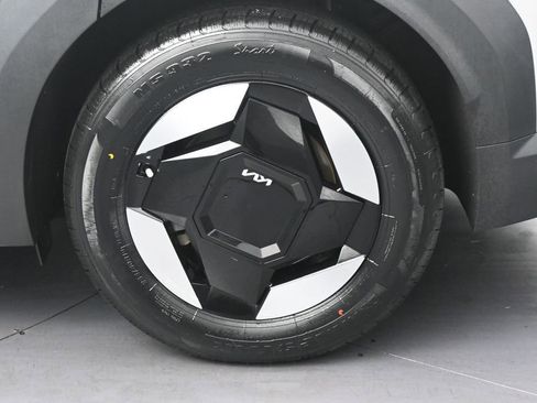 Used 2024 Kia EV9 Light RWD image 39