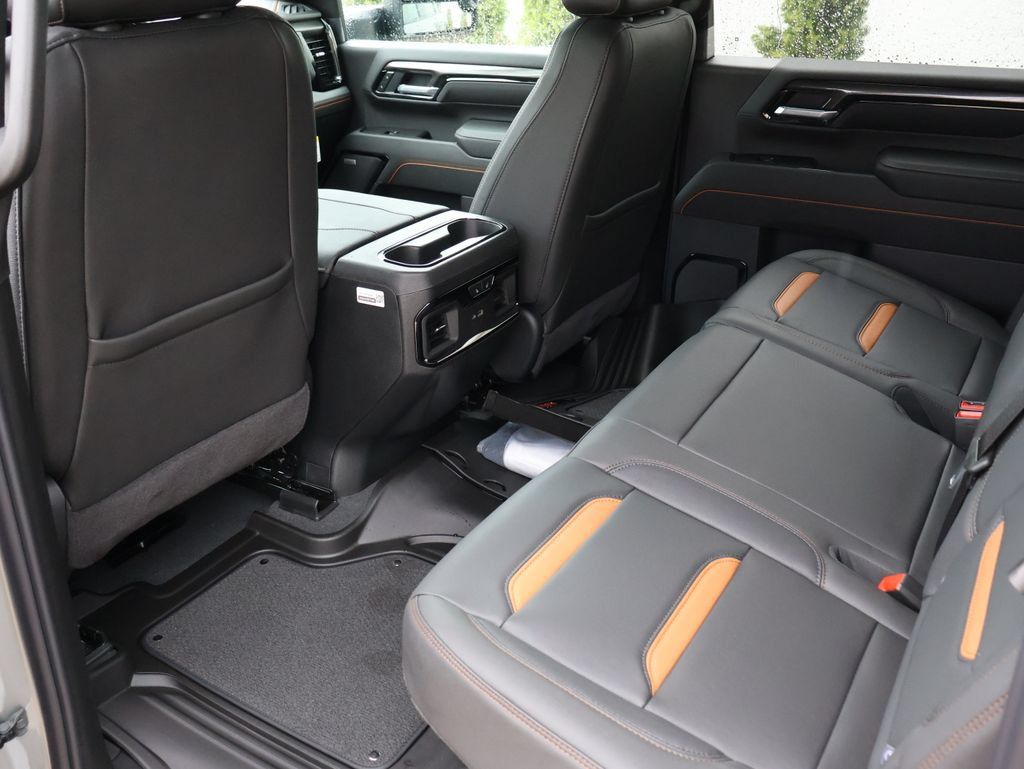 New 2026 GMC Sierra 2500 AT4 w/ AT4 Premium Plus Package AWD/4WD image 9