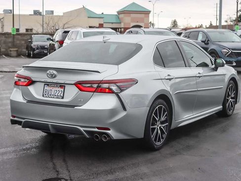 Used 2021 Toyota Camry SE image 4