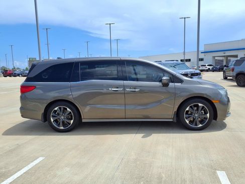 Used 2022 Honda Odyssey Elite image 8