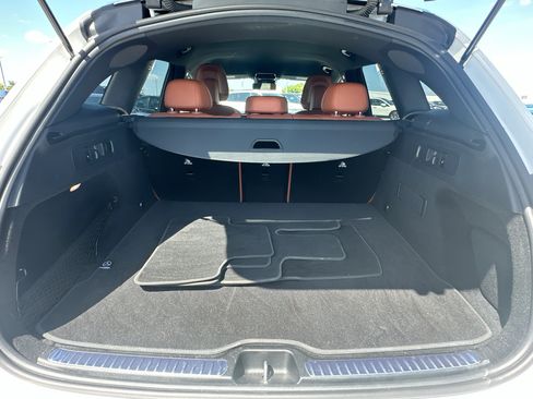 Used 2025 Mercedes-Benz GLC 300 image 24