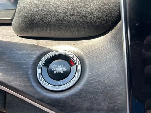 Used 2025 Jeep Grand Cherokee L Limited image 20