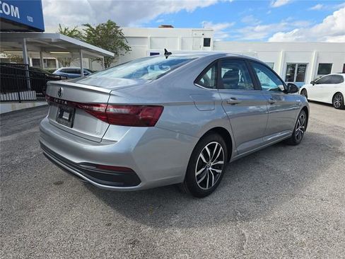 New 2026 Volkswagen Jetta SE image 2