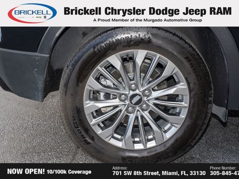 Used 2025 Cadillac XT4 Premium Luxury image 41