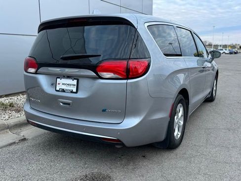 Used 2019 Chrysler Pacifica Touring Plus FWD image 34