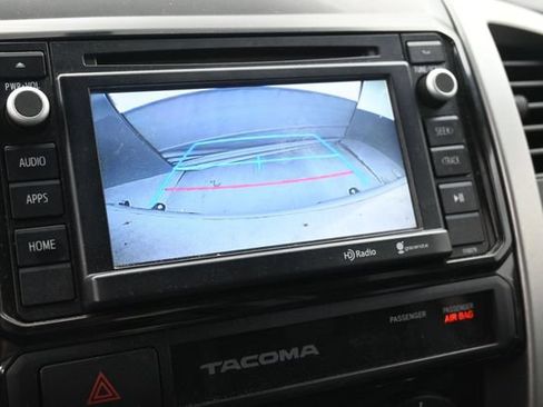 Used 2015 Toyota Tacoma 4x4 Double Cab w/ SR5 Package image 18