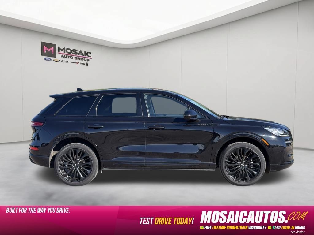 Used 2023 Lincoln Corsair AWD w/ Equipment Group 101A image 8