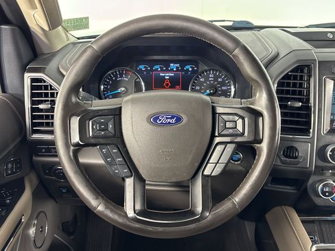 Used 2018 Ford Expedition Limited RWD image 11