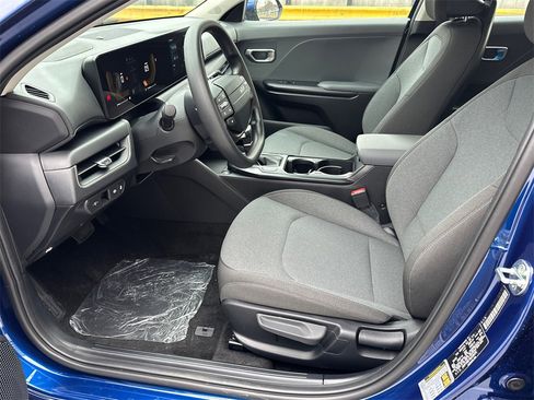 New 2025 Kia K4 LXS image 16