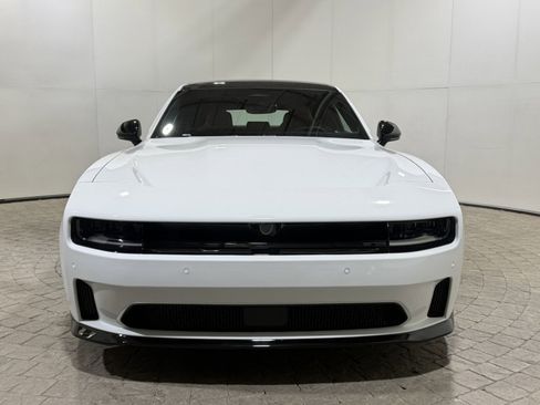 Used 2025 Dodge Charger Daytona Scat Pack w/ Track Pack AWD/4WD image 2