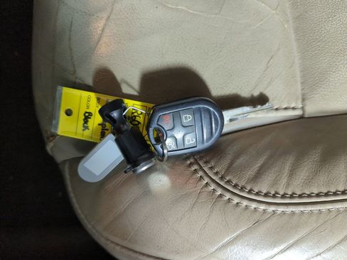 Used 2014 Ford Explorer XLT w/ Equipment Group 202A image 23