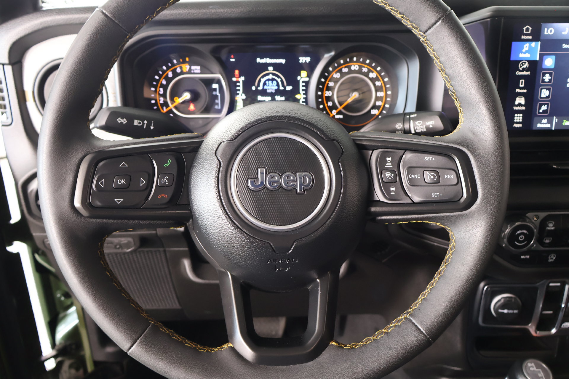 Used 2024 Jeep Gladiator Sport AWD/4WD image 3