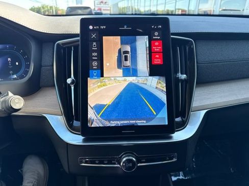 Certified 2025 Volvo XC90 B6 Plus AWD/4WD image 26