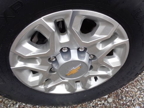 Used 2023 Chevrolet Silverado 2500 LT AWD/4WD image 20
