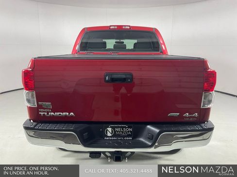 Used 2012 Toyota Tundra 4x4 CrewMax w/ SR5 Pkg image 7