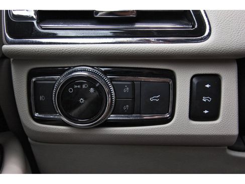 Used 2018 Lincoln Navigator Select w/ Technology Package RWD image 19
