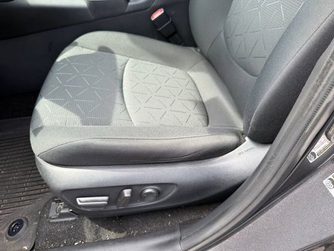 Used 2021 Toyota RAV4 XLE FWD image 23