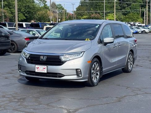 Used 2023 Honda Odyssey EX-L image 2