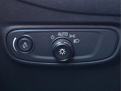 Used 2024 Chevrolet Equinox LT image 17