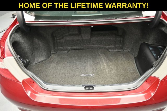 Used 2015 Toyota Camry XLE w/ Moonroof Package FWD image 32