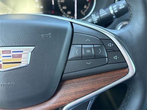 Used 2025 Cadillac XT5 Premium Luxury image 18