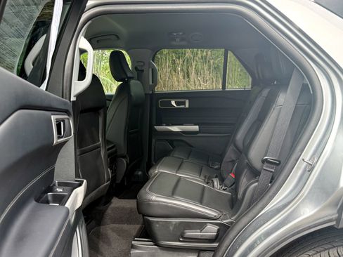 Certified 2024 Ford Explorer XLT w/ Equipment Group 202A AWD/4WD image 20