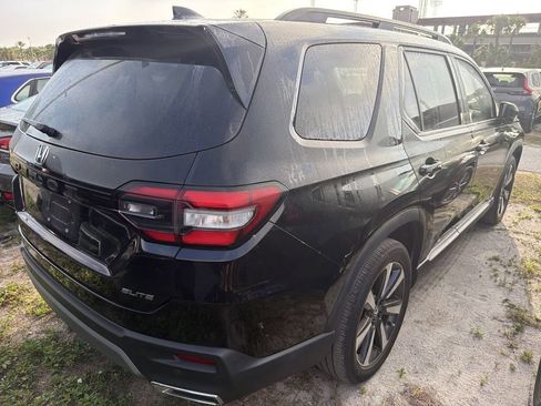 Used 2023 Honda Pilot Elite image 9