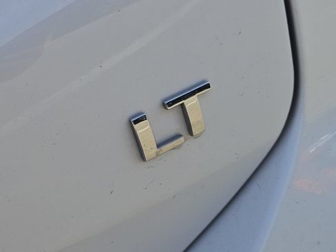Used 2023 Chevrolet Equinox LT FWD image 12