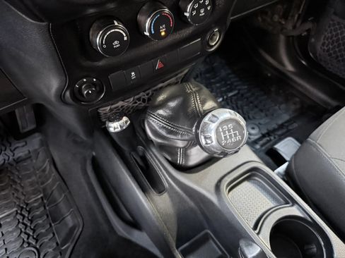 Used 2018 Jeep Wrangler Sport w/ Quick Order Package 23W AWD/4WD image 15
