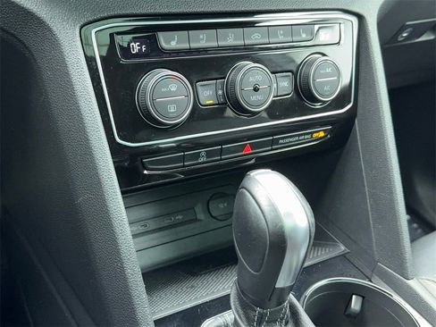 Used 2023 Volkswagen Atlas Cross Sport SEL Premium R-Line image 27