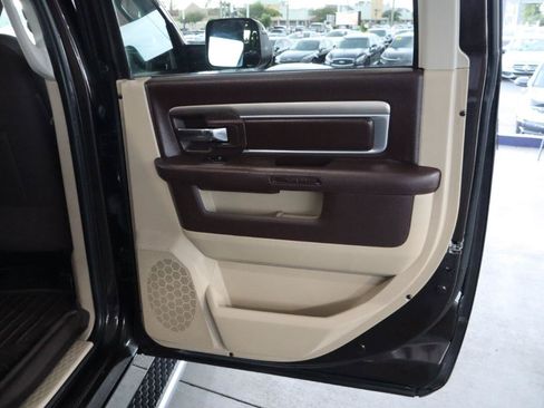 Used 2016 RAM 3500 Big Horn RWD image 32