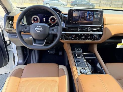 New 2026 Nissan Pathfinder Platinum AWD/4WD image 18