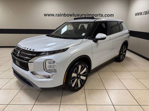 New 2026 Mitsubishi Outlander SE image 3