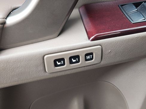 Used 2014 Lexus GX 460 image 25