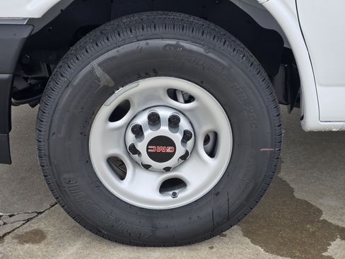 New 2025 GMC Savana 3500 Extended w/ Driver Convenience Package image 8