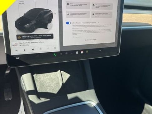 Used 2024 Tesla Model Y Long Range image 9