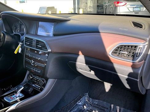 Certified 2017 INFINITI QX30 Premium w/ Navigation Package image 24