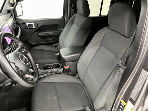Used 2022 Jeep Gladiator Sport AWD/4WD image 19