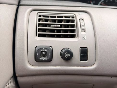 Used 2000 Toyota Avalon XL FWD image 20