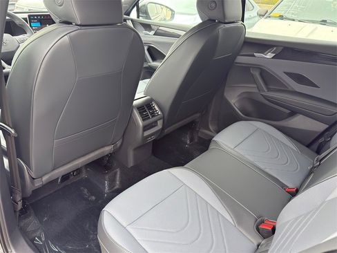 New 2026 Volkswagen Tiguan SE R-Line image 25