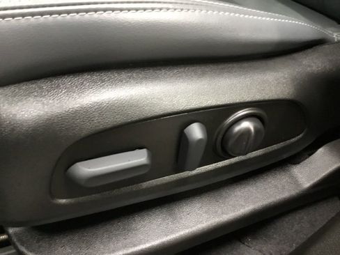 Used 2023 Buick Enclave Essence w/ Experience Buick Package image 8